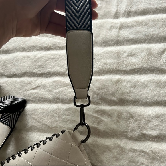 Fringe/tassle Crossbody/Fannypack Bag - Picture 10 of 11